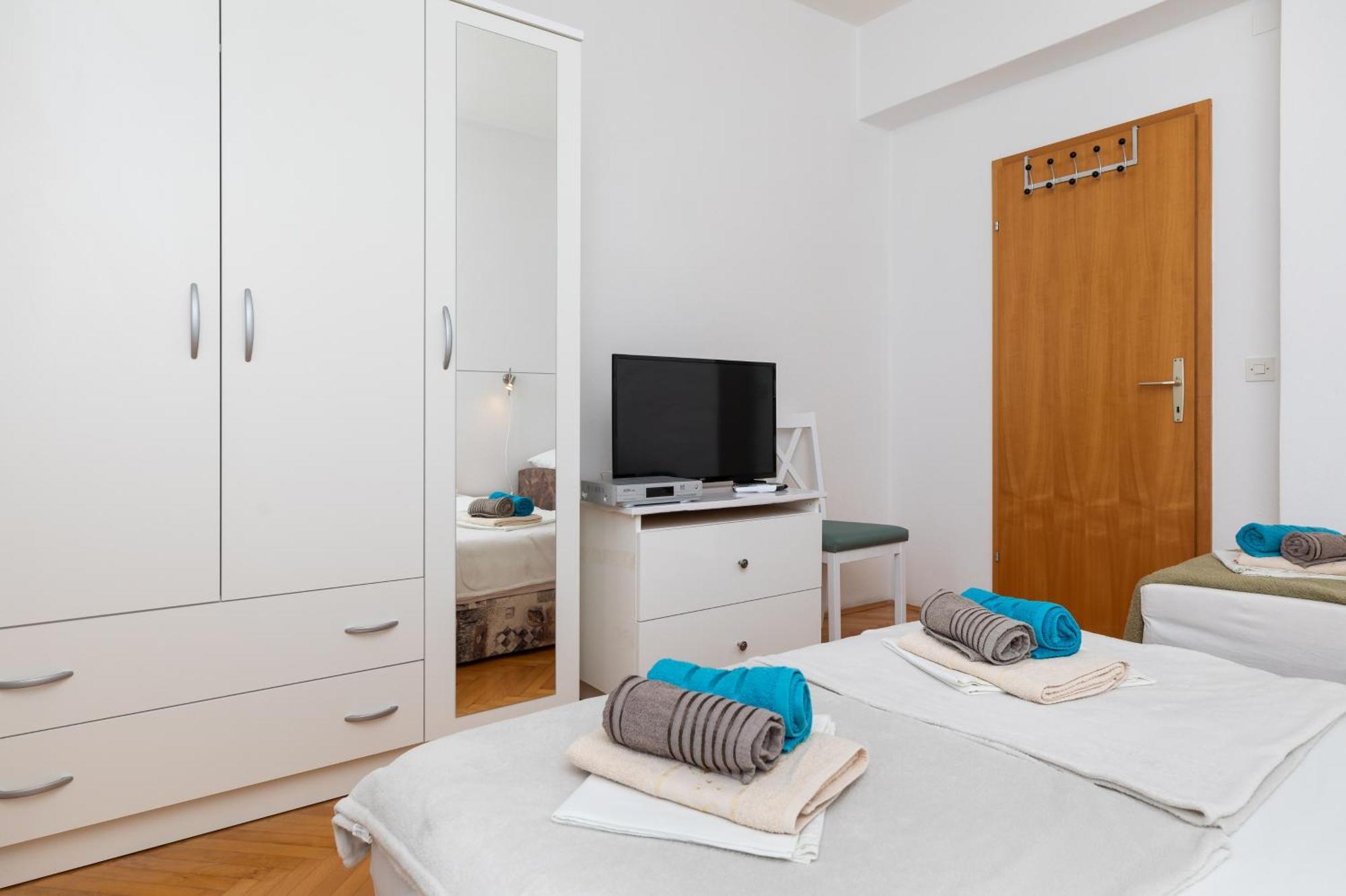 Apartments With A Parking Space Pisak, Omis - 5975 Zimmer foto